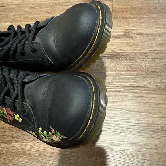 Girls dr. marten flower boots - Picture 5 of 6